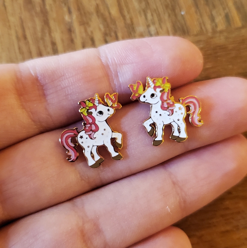 NWOT Gold Unicorn Butterfly Stud Earrings - Picture 2 of 4